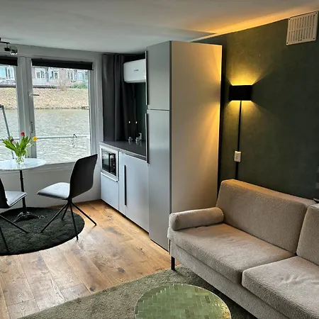Luxury On Robs Houseboat Special For Couples