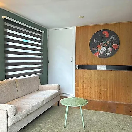 Guest house Houseboat 4*