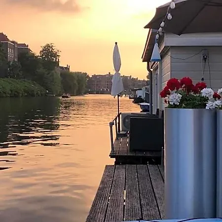 Houseboat Amsterdam