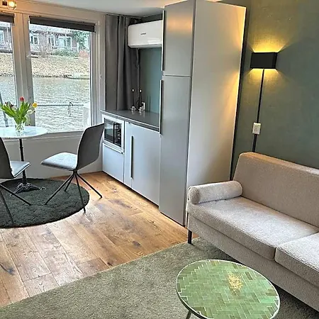 Houseboat Amsterdam