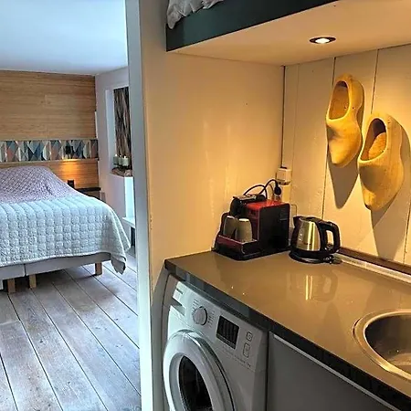 Guest house Houseboat