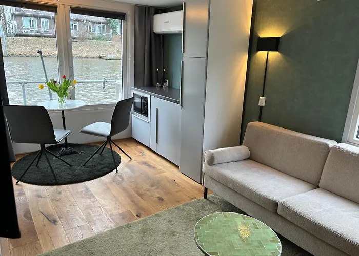 Houseboat 4* Amsterdam