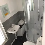 Houseboat 4*